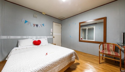 Room (Standard Room A)
