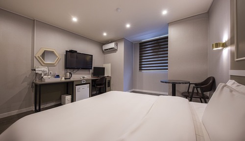 Room (Standard Room A)