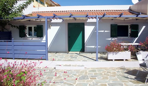 Estudio, vistas al jardín