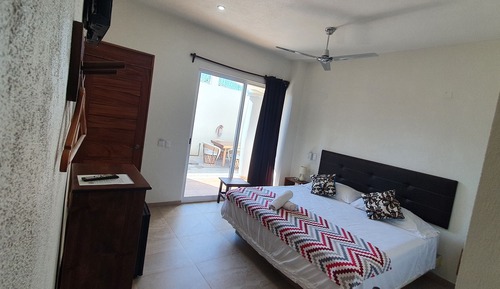 Estudio, 1 cama de matrimonio grande