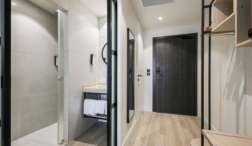 Next Generation, Habitación superior, varias camas