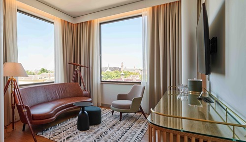 Suite, 1 cama de matrimonio grande con sofá cama