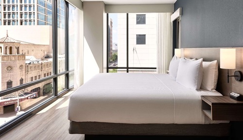 Suite, 1 cama de matrimonio grande con sofá cama, accesible para personas con discapacidad (Shower)