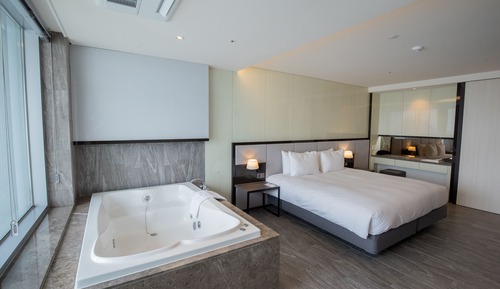 King premier Jacuzzi
