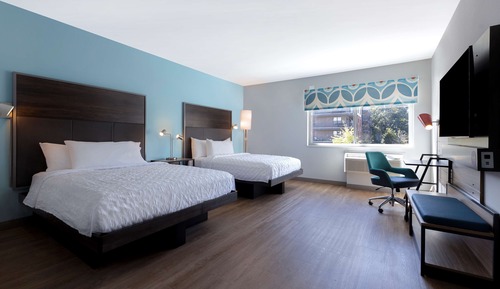 Habitación, 2 camas de matrimonio, accesible para personas con discapacidad (Hearing)