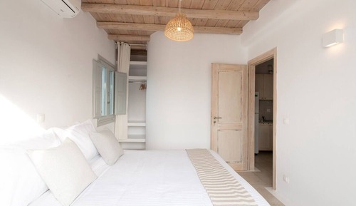 One Bedroom Suite by Koumi Homes Mykonos