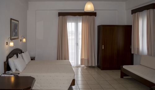 Habitación superior con 1 cama doble o 2 individuales