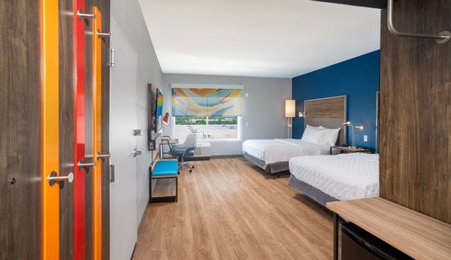 Habitación, 2 camas de matrimonio, accesible para personas con discapacidad (Mobility & Hearing)
