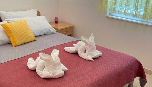 Apartamento (One Bedroom Apartment with Balcony)