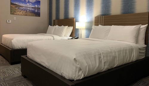 Habitación doble, 2 camas de matrimonio, accesible para personas con discapacidad