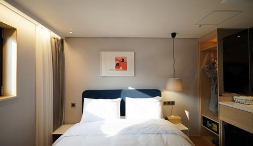 Deluxe Queen Room