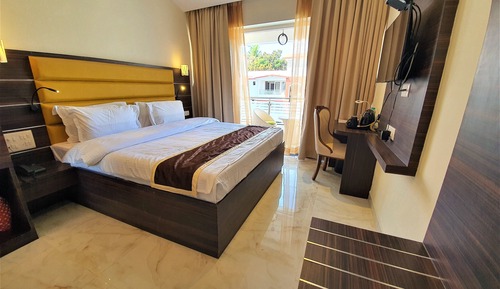 Deluxe Room with King Bed