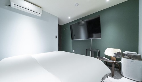 Room (Semi-Special Room Open Special (OTT))