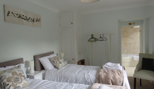 Habitación estándar con 2 camas individuales, baño privado