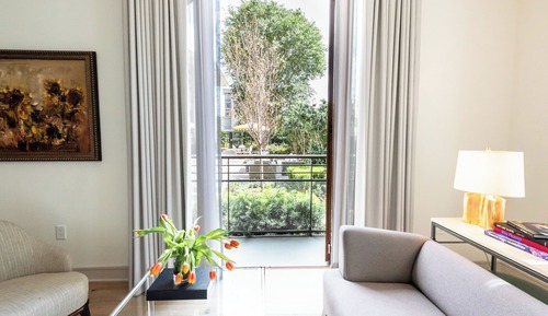Suite Premium, 1 cama de matrimonio grande, vistas al patio, en una planta alta