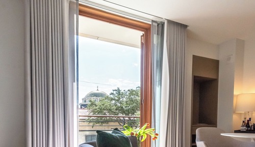 Habitación estándar, 1 cama de matrimonio grande, patio, en una planta alta