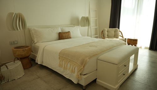 Habitación de luna de miel, 1 cama de matrimonio grande, no fumadores, junto a la playa