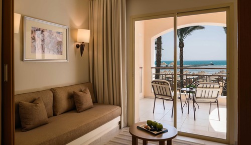 Family Deluxe Room Pool View (Queen or Twin)