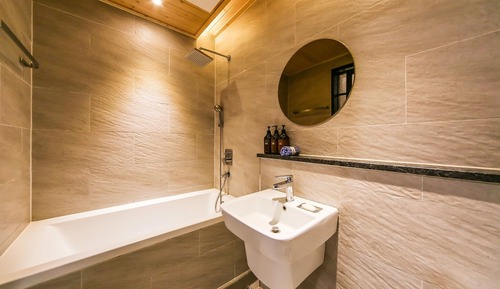 Room (Deluxe (Bathtub))