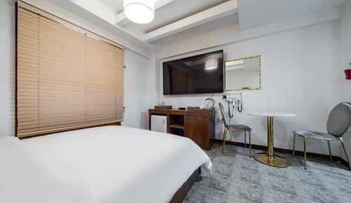 Room (Best Room (Massage Chair TV Netflix H)