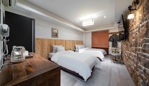 Room (Doori Room (Styler TV Netflix Hinoki )