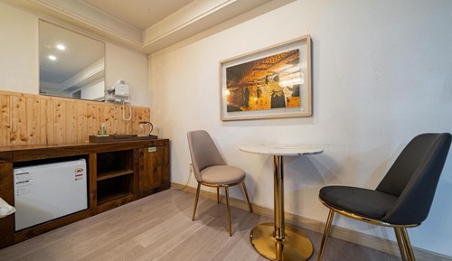 Room (VIP Doori Room (Massage Chair TV Netf)