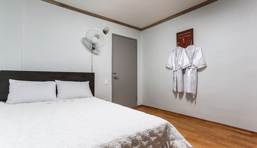 Room (Standard)