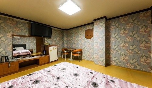 Room (Royal Family)