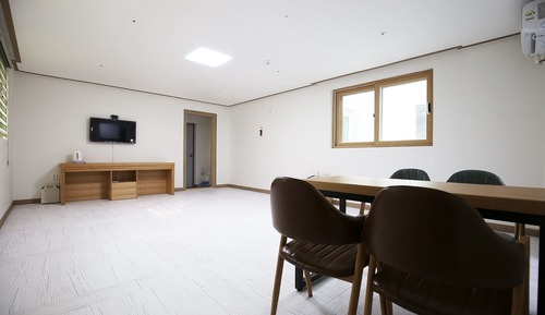 Room (Together (8-10 Person))