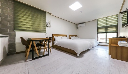 Room (Twin (4 persons))