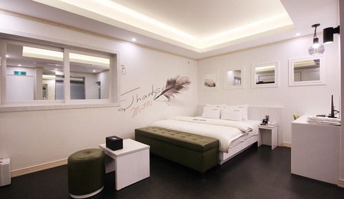 Room (Standard -1PC (with bathtub Netflix D)