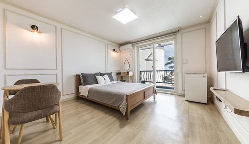 Room (Ocean Couple Room)
