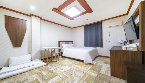 Room (Deluxe Room - Parking (Double Beds or)