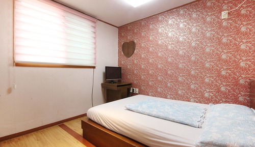 Room (Bed room)