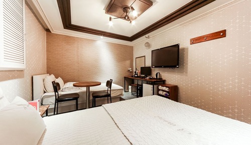 Room (Deluxe Twin Room (Netflix viewing ava)
