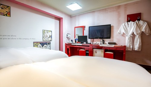 Room (Twin bed (extra 10000 won per person )