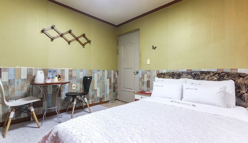 Room (Standard Room)