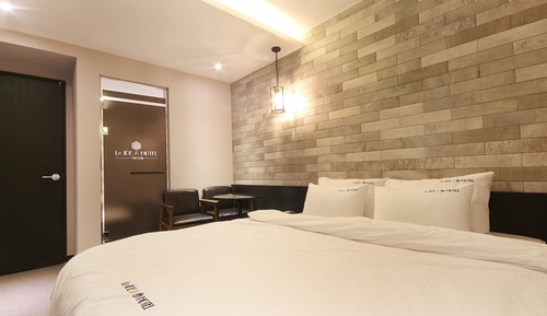 Room (Standard room)
