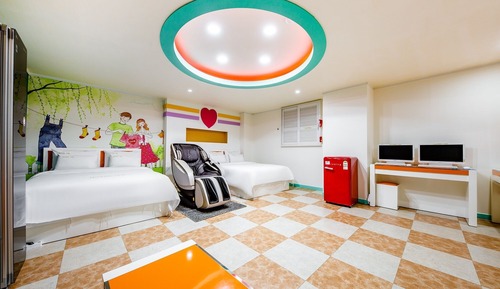 Room (VIP (Styler Massage Chair Air Purifie)