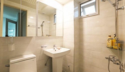 Room (S 301)