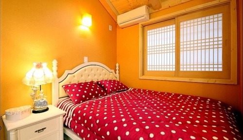 Room (Daisy)