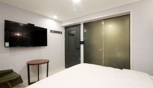 Room (Standard A (add cost for annual stay))