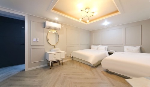 Room (Twin Room)