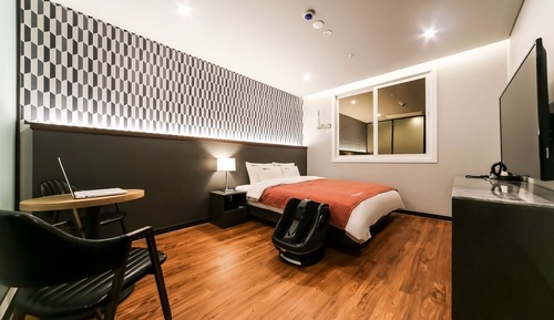Room (First come first served special event)