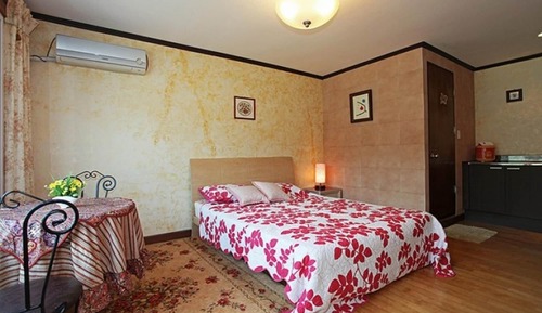 Room (Jasmine)