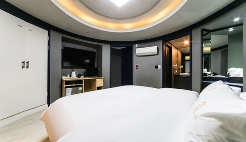 Room (Standard room - Non-smoking/Simple br)