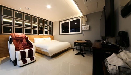 Room (Special Room - Massage Chair Room (Ca)