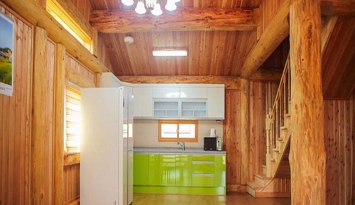 Room (Clouds (Duplex Unshared House))
