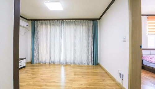 Room (2-1)