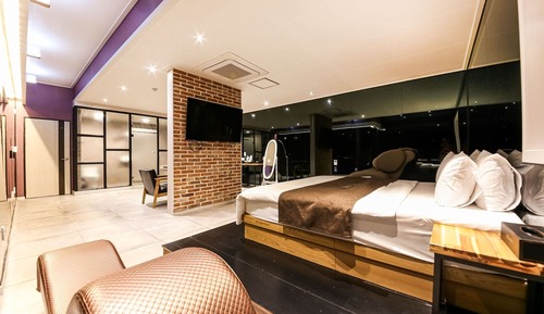 Room (Special)